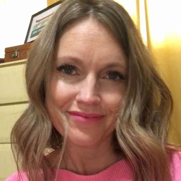 Meet your Posher, Janet - Picture 1 of 1